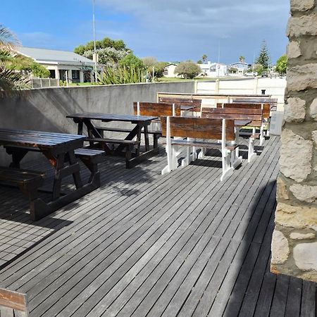 Hotel Stonehouse On Main à Struisbaai Extérieur photo