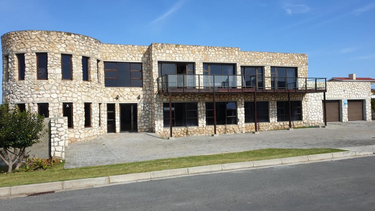 Hotel Stonehouse On Main à Struisbaai Extérieur photo