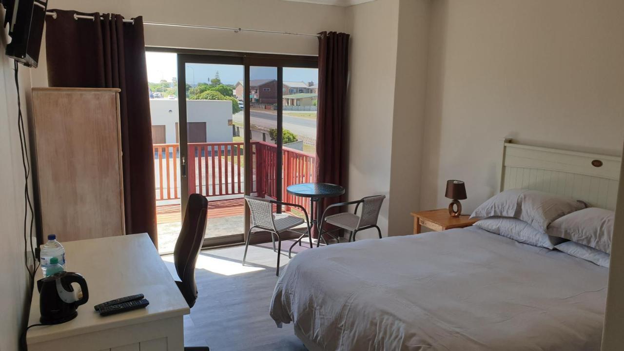 Hotel Stonehouse On Main à Struisbaai Chambre photo