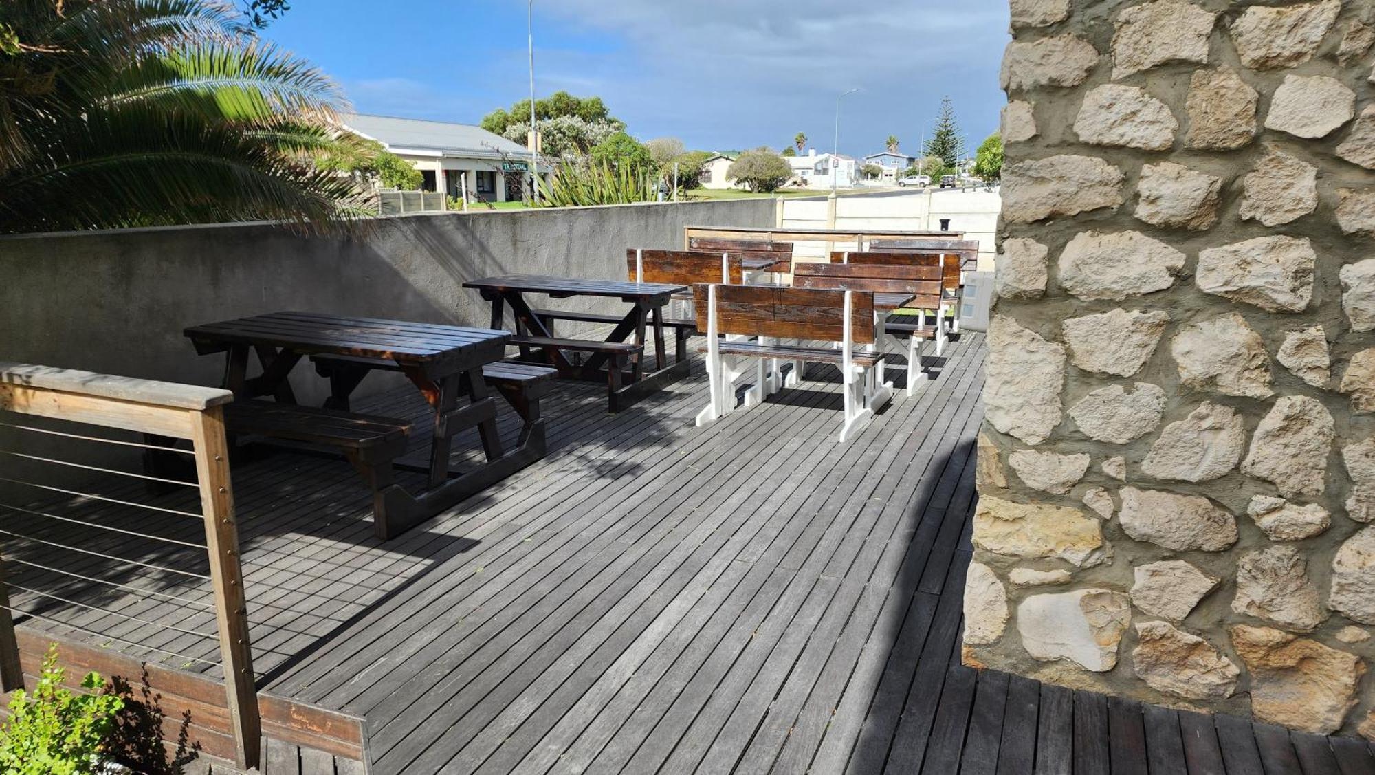 Hotel Stonehouse On Main à Struisbaai Extérieur photo