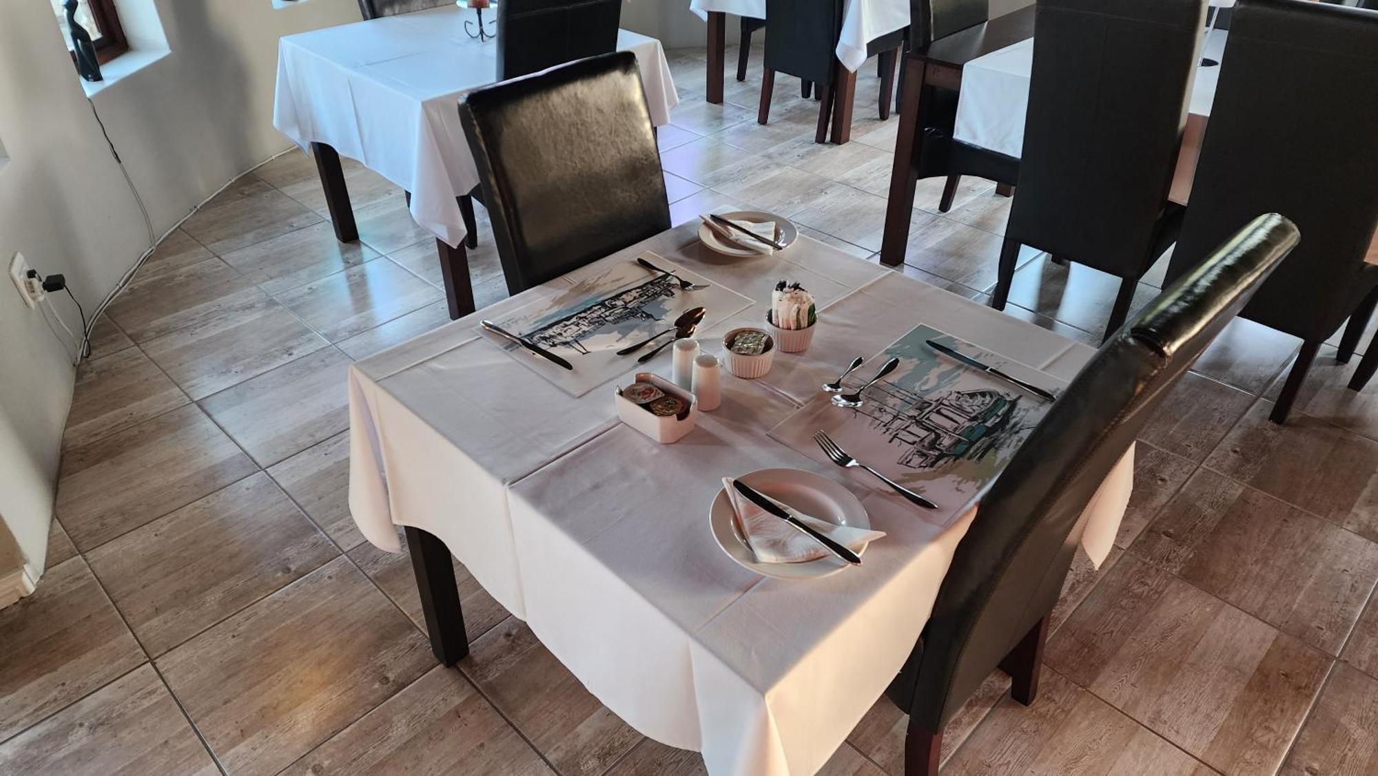 Hotel Stonehouse On Main à Struisbaai Extérieur photo