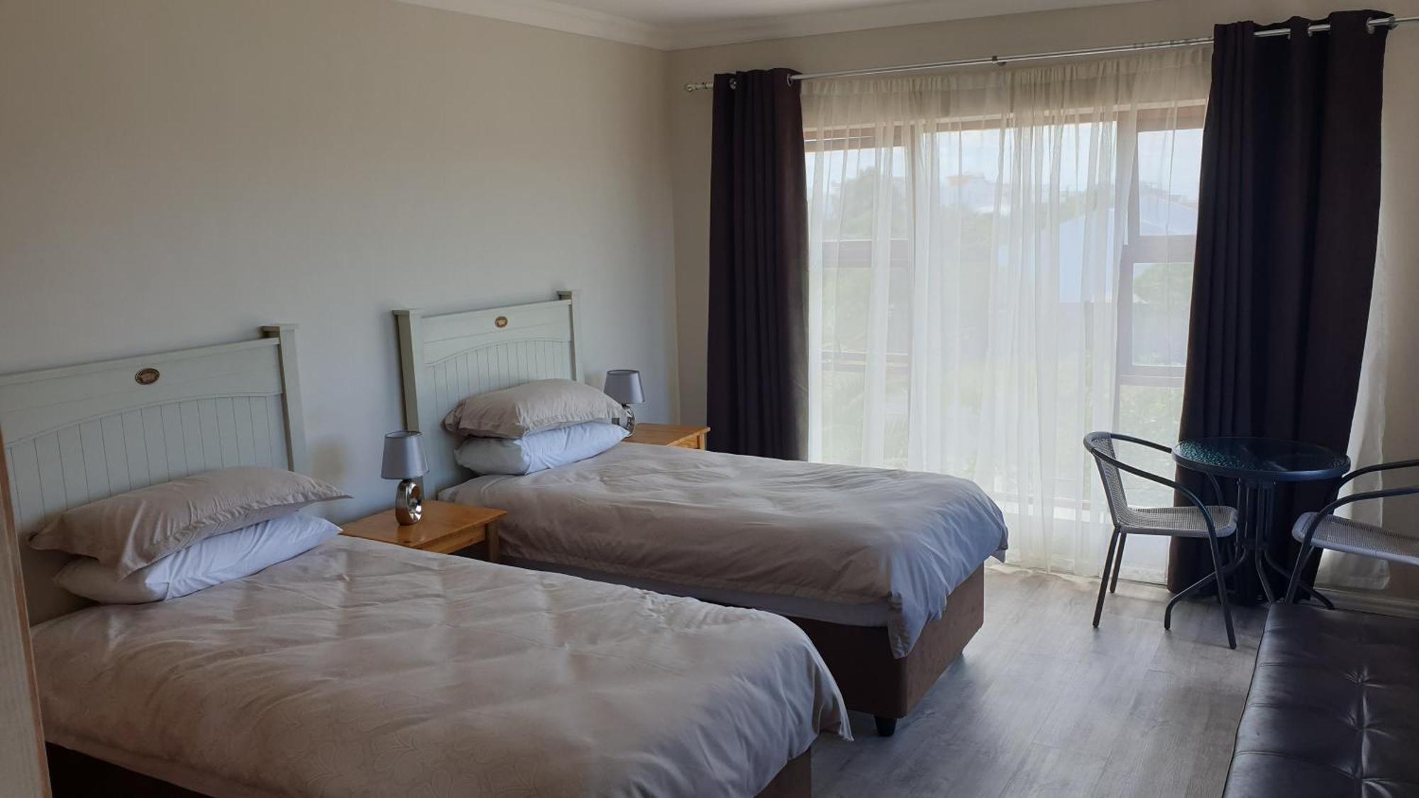 Hotel Stonehouse On Main à Struisbaai Chambre photo